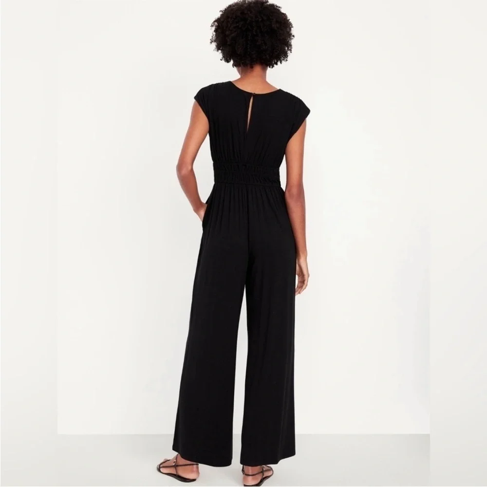 NWT! Old Navy Black Waist-Defined Wide-Leg Jumpsuit - Multiple Sizes 🎺 - Picture 4 of 9